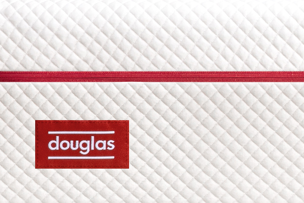Image of the Douglas mattress logo on the top cover of the Douglas mattress.